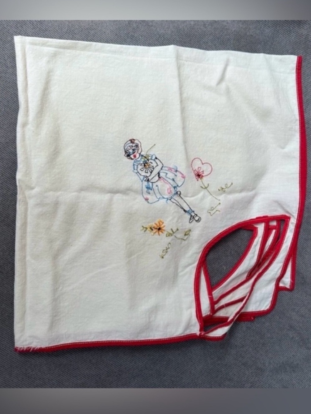 Vintage Embroidery Fabric Pie Carrier